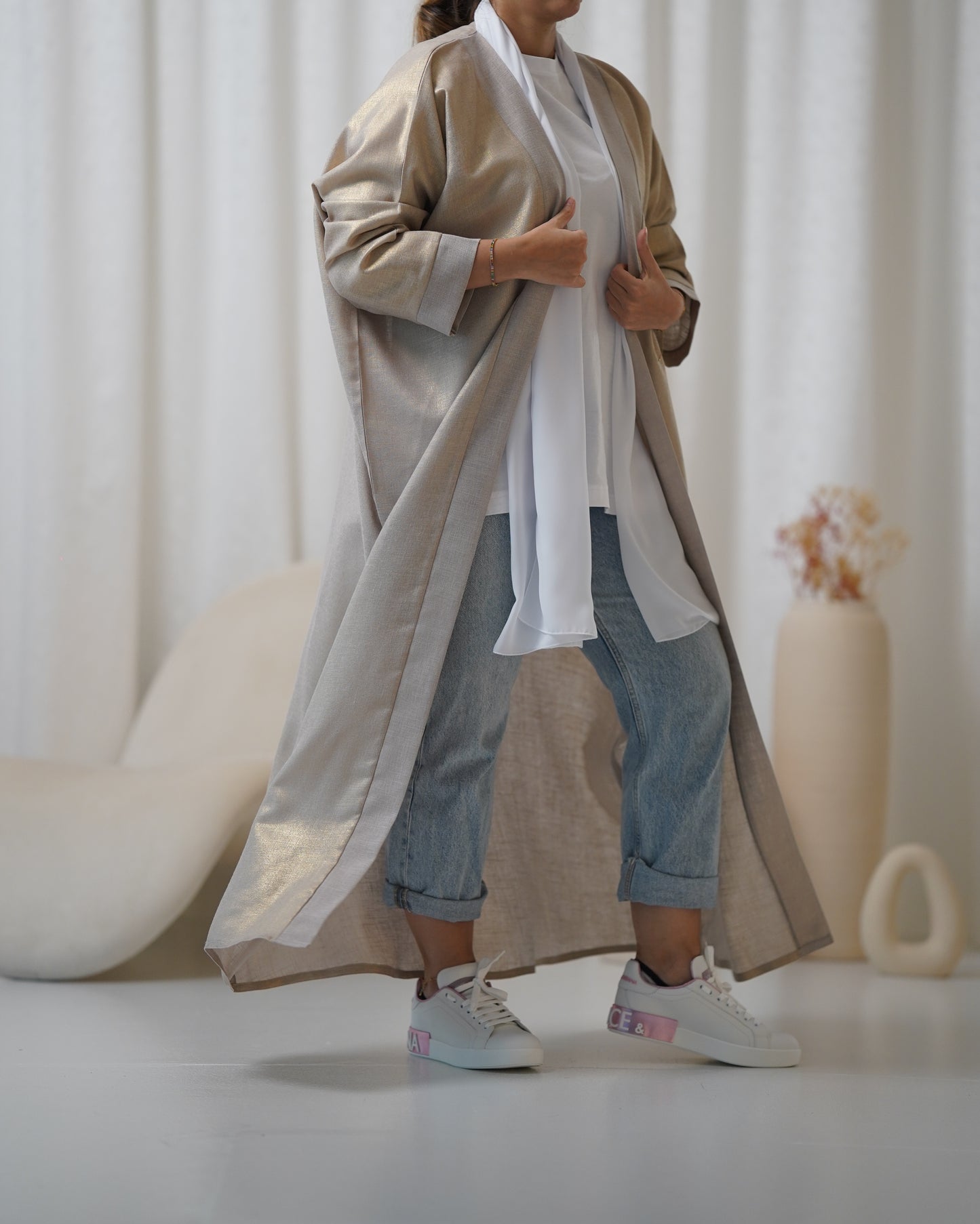 Beige with Gold | B14