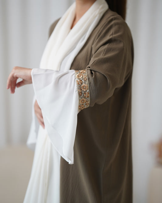 Brown Le White | C03